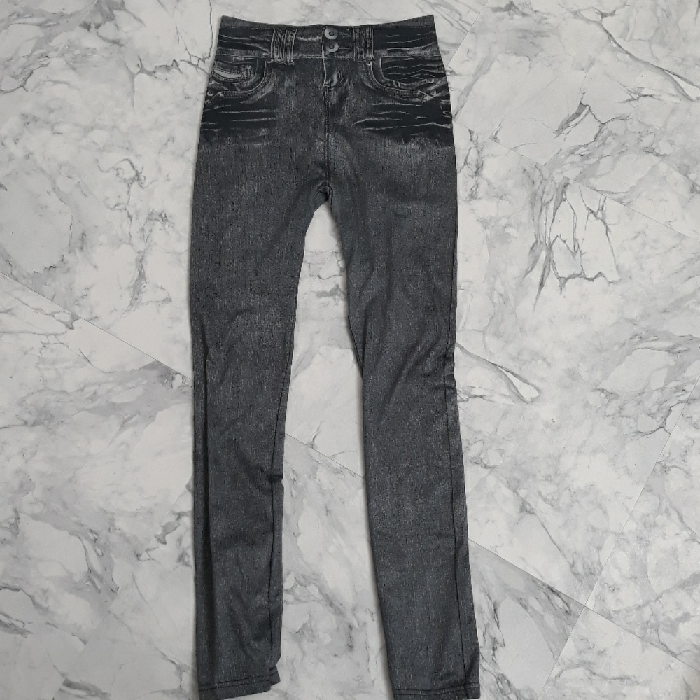 Jeggings !!!!! With back pockets
